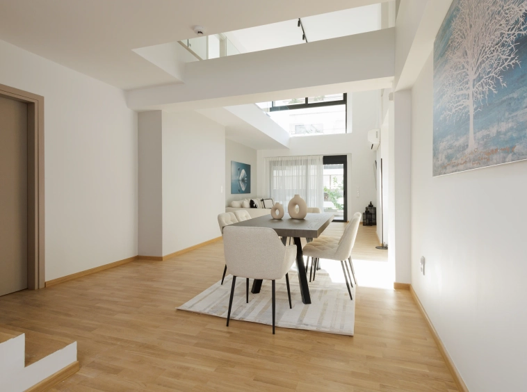 lux-and-easy-rentals-pefki-dining-room